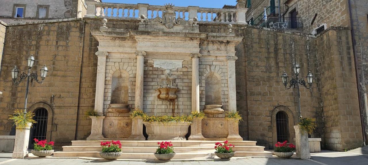 شقة La Chascona Di Farnese Casa Di Tufo Nel Borgo المظهر الخارجي الصورة