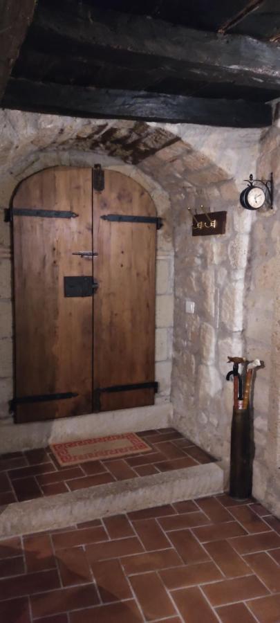 شقة La Chascona Di Farnese Casa Di Tufo Nel Borgo المظهر الخارجي الصورة